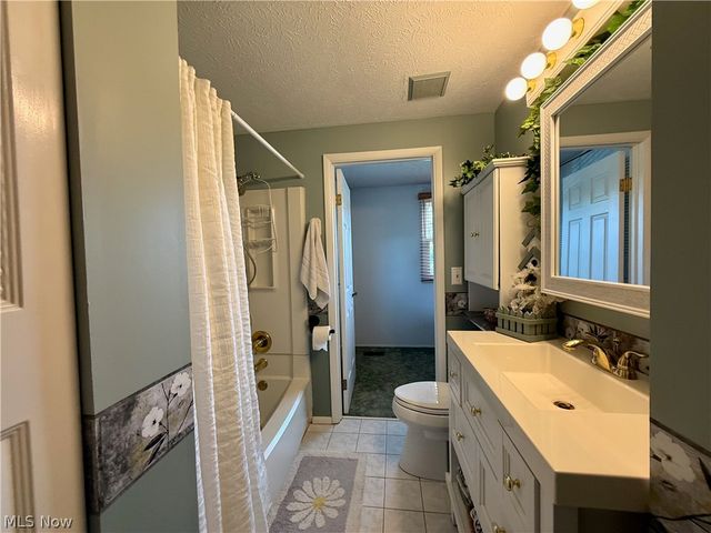 9625 Brayes Manor Drive, Mentor, OH 44060