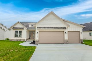 1395 NW Red Oak Drive, Waukee, IA 50263