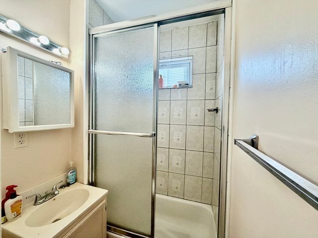 12 Wentworth St 2, Malden, MA 02148