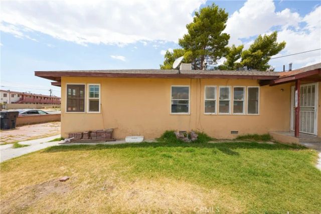 317 W Kildare Street, Lancaster, CA 93534