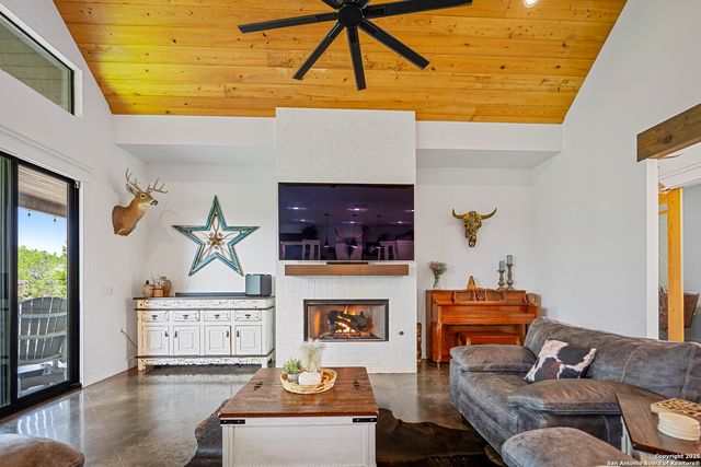 340 Warbler, Spring Branch, TX 78070