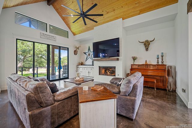 340 Warbler, Spring Branch, TX 78070