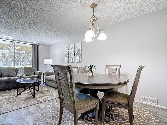 200 Turtle Lake CT 109, Naples, FL 34105