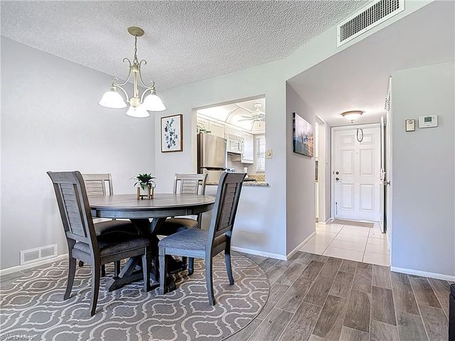 200 Turtle Lake CT 109, Naples, FL 34105