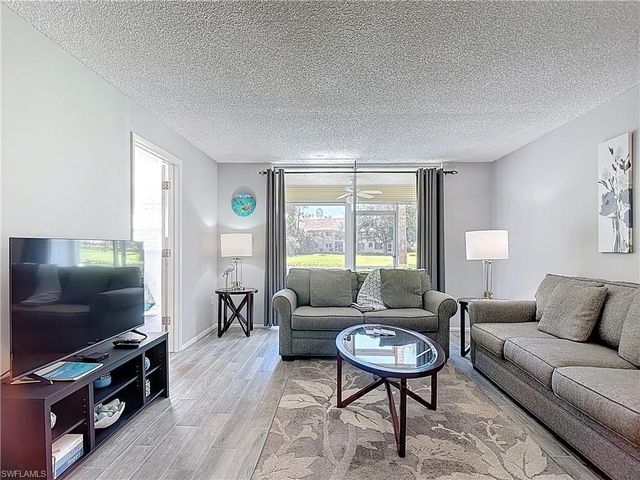 200 Turtle Lake CT 109, Naples, FL 34105