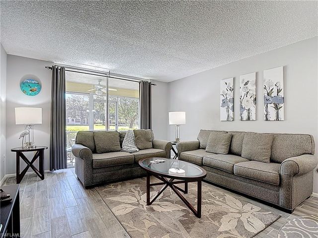 200 Turtle Lake CT 109, Naples, FL 34105