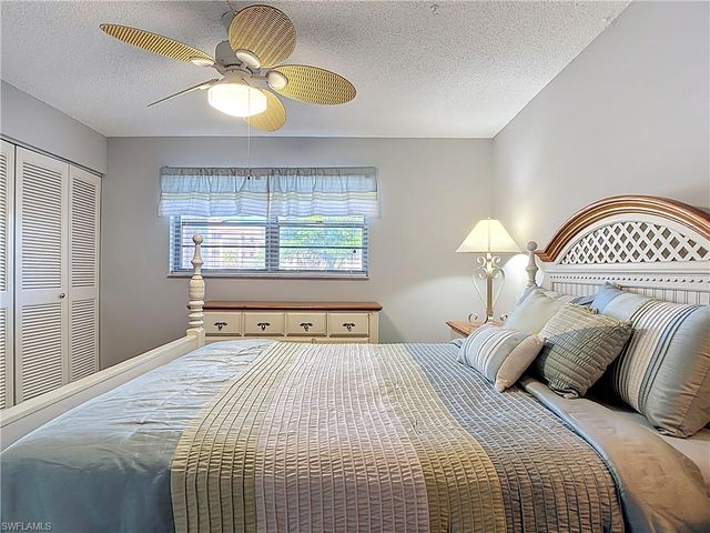 200 Turtle Lake CT 109, Naples, FL 34105