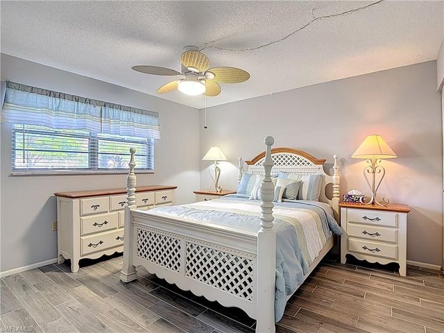 200 Turtle Lake CT 109, Naples, FL 34105