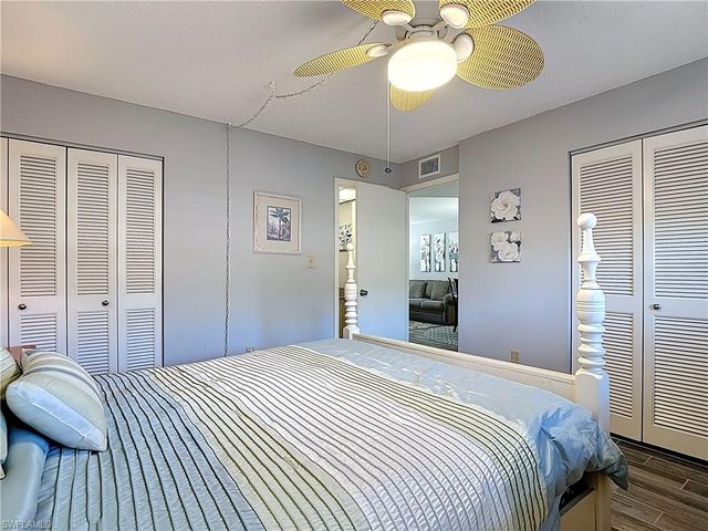 200 Turtle Lake CT 109, Naples, FL 34105