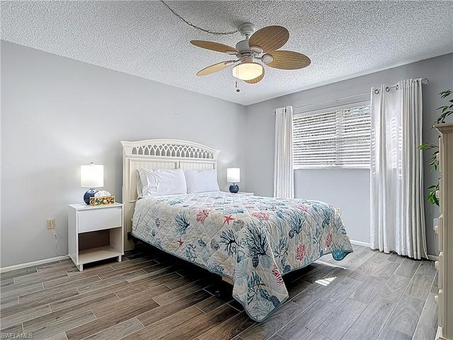 200 Turtle Lake CT 109, Naples, FL 34105