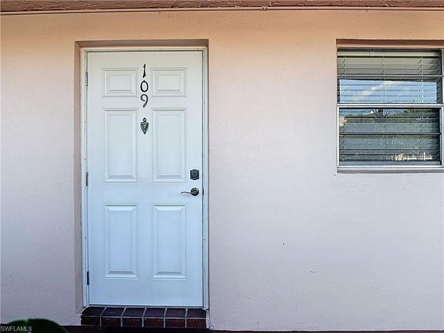 200 Turtle Lake CT 109, Naples, FL 34105