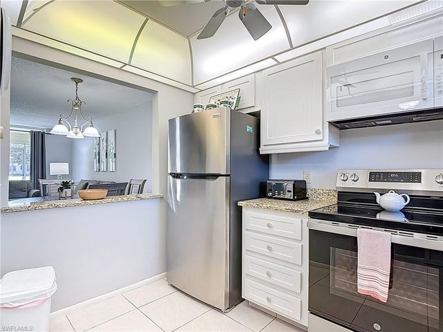 200 Turtle Lake CT 109, Naples, FL 34105