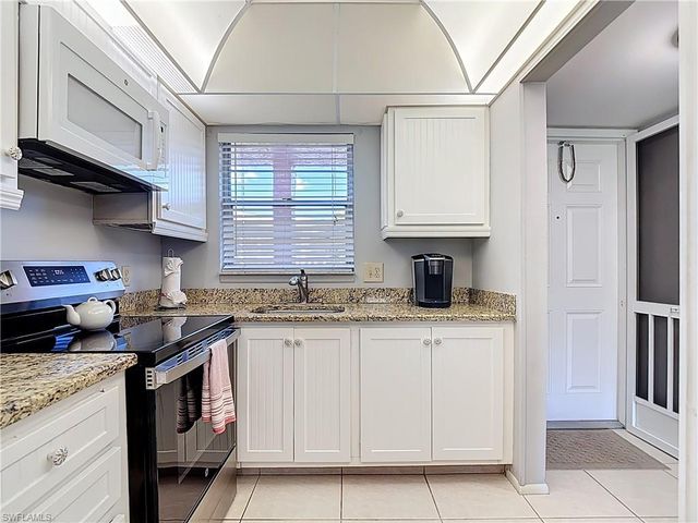 200 Turtle Lake CT 109, Naples, FL 34105