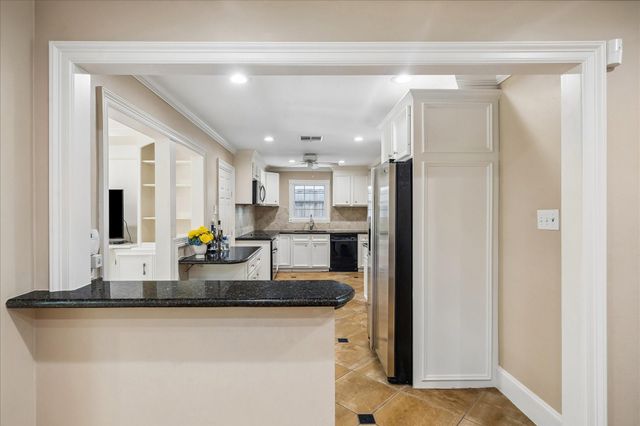 4919 Imperial Street, Bellaire, TX 77401