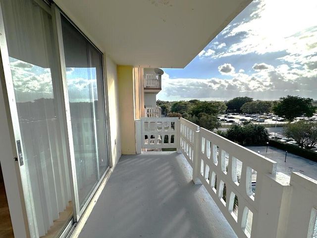 15600 NW 7th Avenue 516, Miami, FL 33169