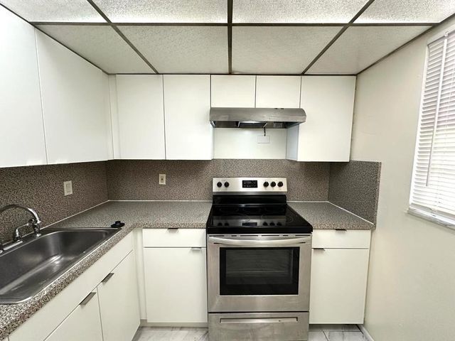 15600 NW 7th Avenue 516, Miami, FL 33169