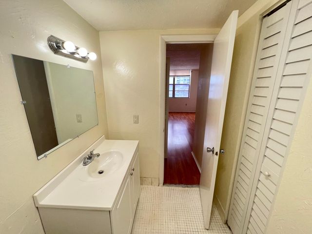 15600 NW 7th Avenue 516, Miami, FL 33169