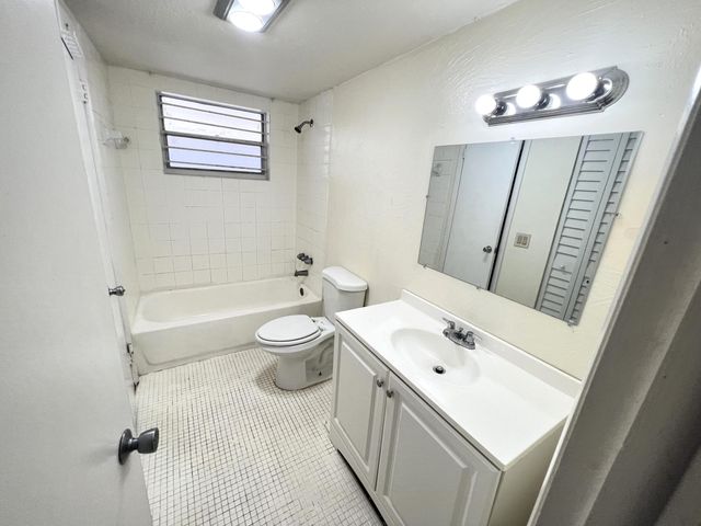 15600 NW 7th Avenue 516, Miami, FL 33169