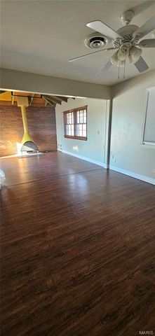 1606 Paris Drive, Godfrey, IL 62035