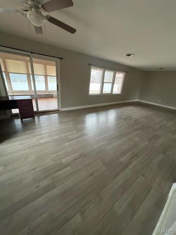 1606 Paris Drive, Godfrey, IL 62035