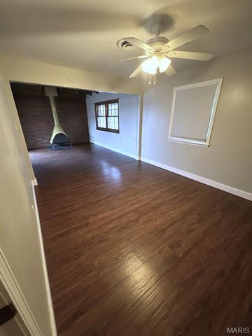 1606 Paris Drive, Godfrey, IL 62035