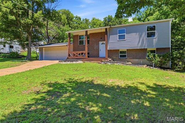 25 Apache Trail, Fenton, MO 63026