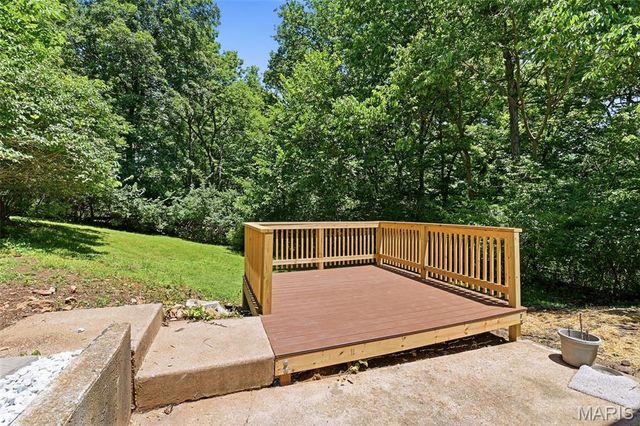 25 Apache Trail, Fenton, MO 63026