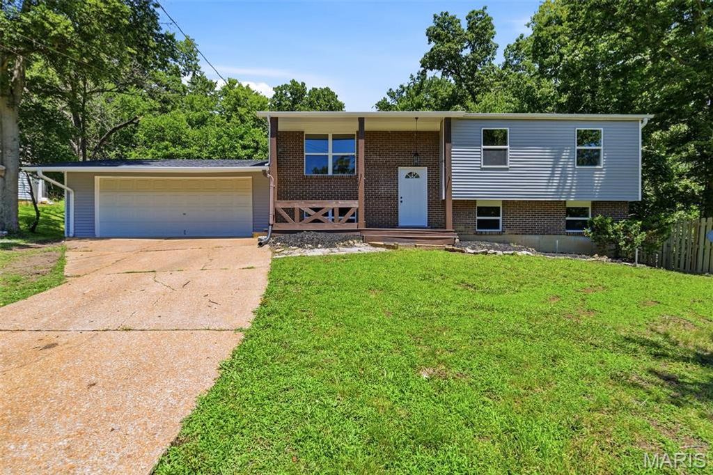 25 Apache Trail, Fenton, MO 63026
