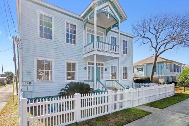 2417 Avenue M, Galveston, TX 77550