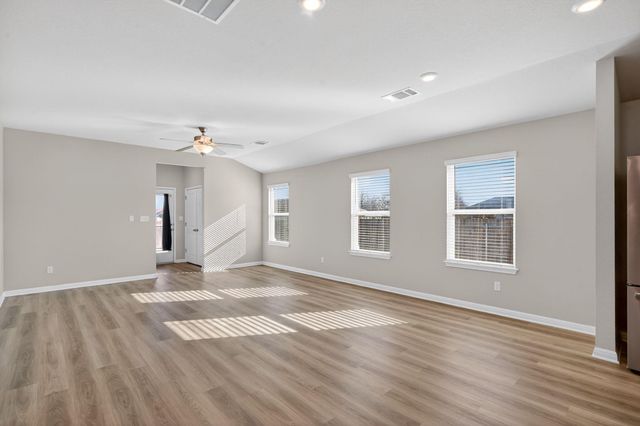 900 Main ST, Hutto, TX 78634