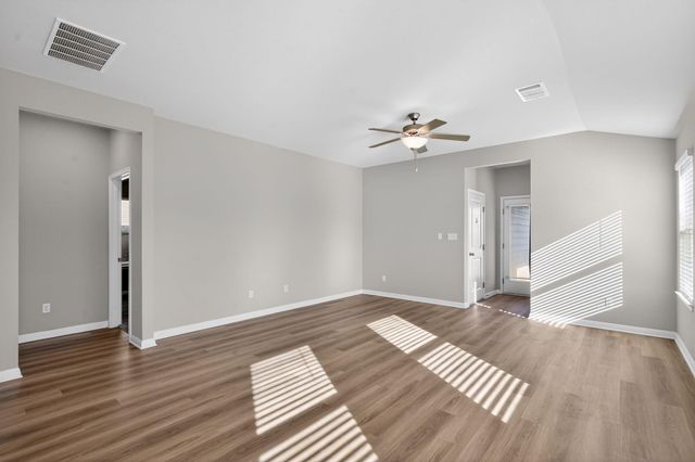 900 Main ST, Hutto, TX 78634