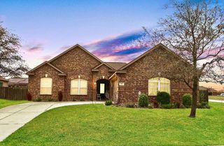 412 Lake Street, Red Oak, TX 75154