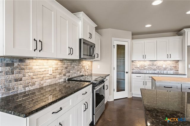1052 Parkview Dr Way, Salado, TX 76571