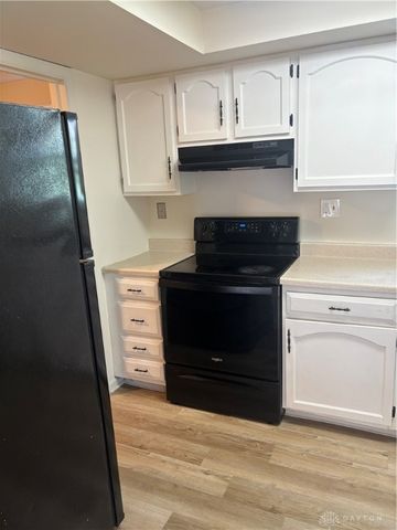 2616 S Kings Arms Circle, Dayton, OH 45440