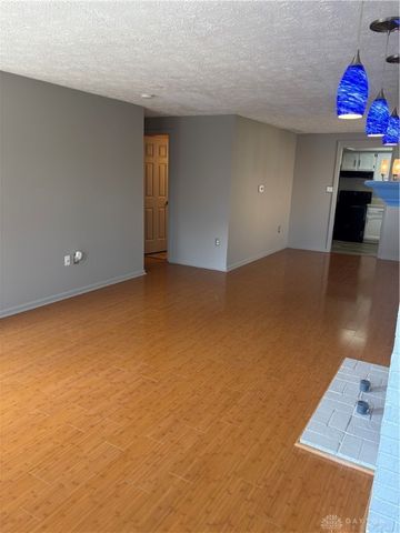 2616 S Kings Arms Circle, Dayton, OH 45440