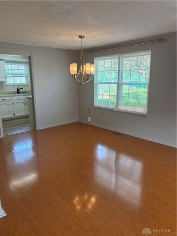 2616 S Kings Arms Circle, Dayton, OH 45440