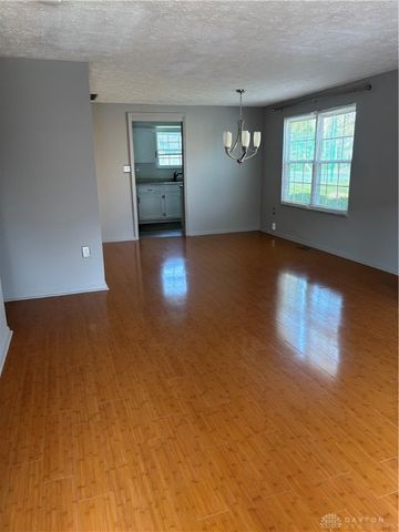 2616 S Kings Arms Circle, Dayton, OH 45440