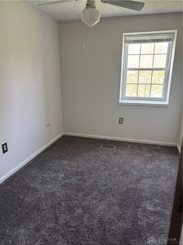 2616 S Kings Arms Circle, Dayton, OH 45440