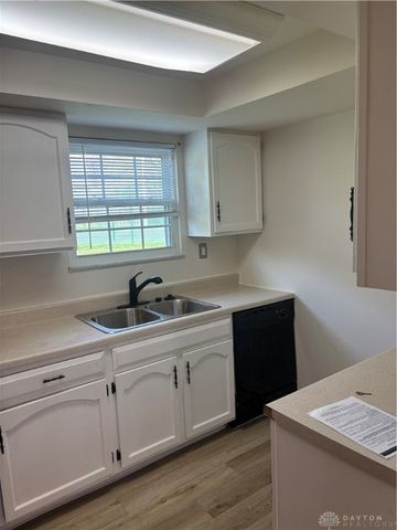 2616 S Kings Arms Circle, Dayton, OH 45440