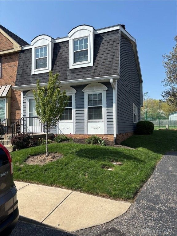 2616 S Kings Arms Circle, Dayton, OH 45440