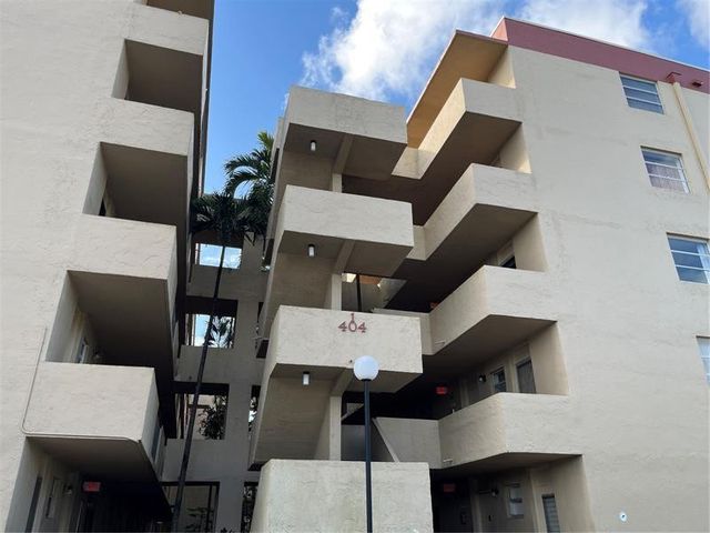 404 NW 68th Avenue 316, Plantation, FL 33317