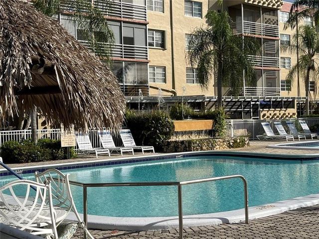 404 NW 68th Avenue 316, Plantation, FL 33317