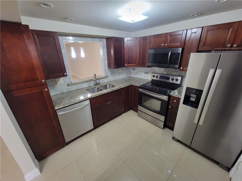 404 NW 68th Avenue 316, Plantation, FL 33317