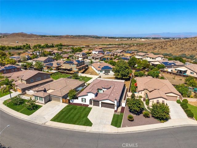 356 Tuffa Court, Perris, CA 92570
