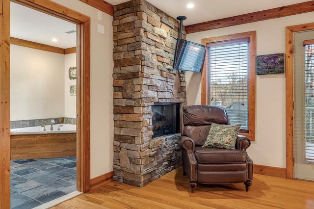 525 Harbor Dr, Lancaster, TN 38569