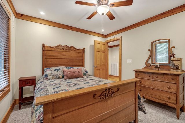 525 Harbor Dr, Lancaster, TN 38569