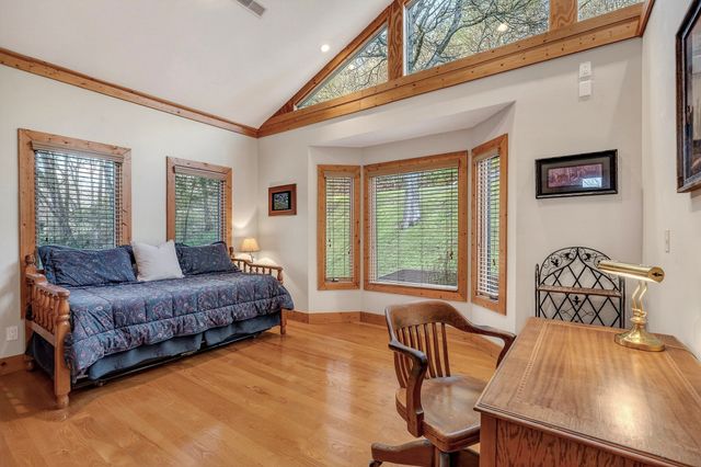 525 Harbor Dr, Lancaster, TN 38569