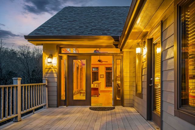 525 Harbor Dr, Lancaster, TN 38569