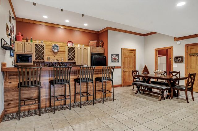 525 Harbor Dr, Lancaster, TN 38569