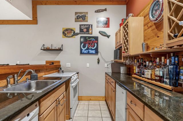 525 Harbor Dr, Lancaster, TN 38569